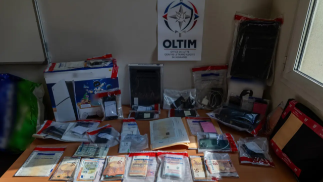 Dinero incautado a la trama por la Policía Nacional y la Policía Nacional de Francia.