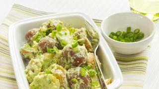 Ensalada de patata y aguacate.