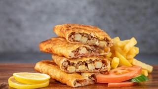 Ni de pollo ni de cordero: la receta de kebab proteico superfácil que hago para cenar algo rápido y riquísimo