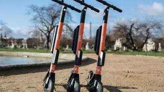 Patinetes de alquiler en Sevilla.