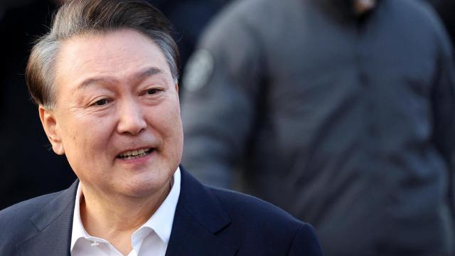 El presidente surcoreano destituido, Yoon Suk-Yeol, tras ser liberado el pasado 8 de marzo.