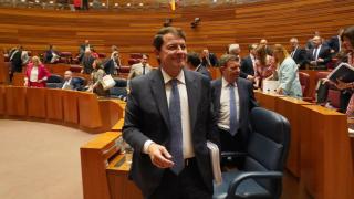 El presidente de la Junta, Alfonso Fernández Mañueco, en el último debate del estado de la Comunidad, el 26 de junio de 2024