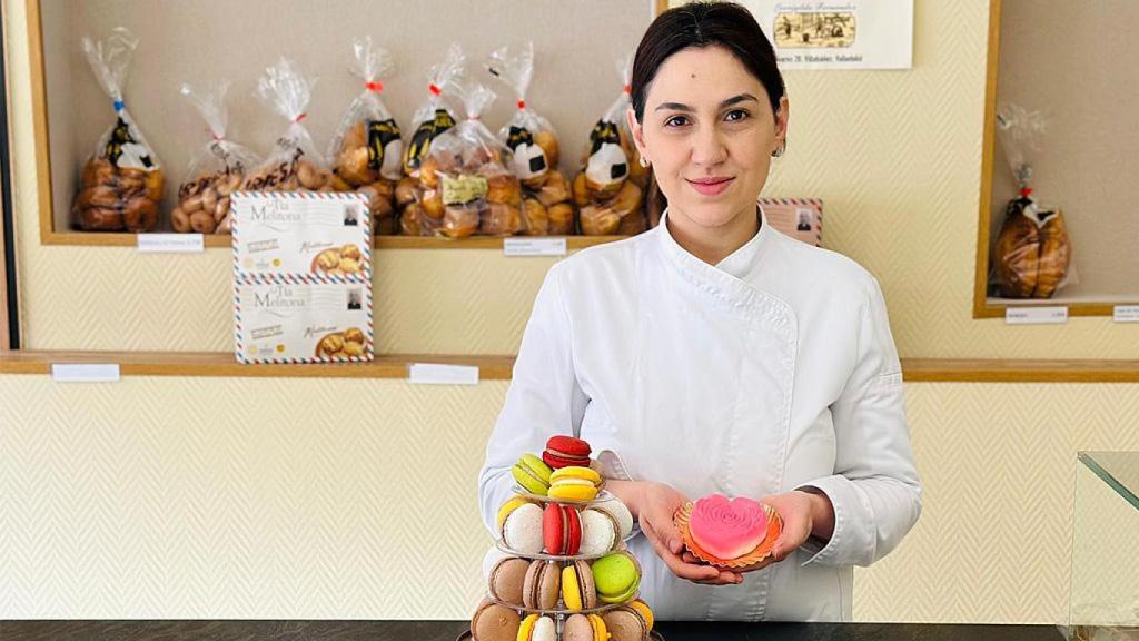 Violetta en su pastelería La Francesa de Valladolid