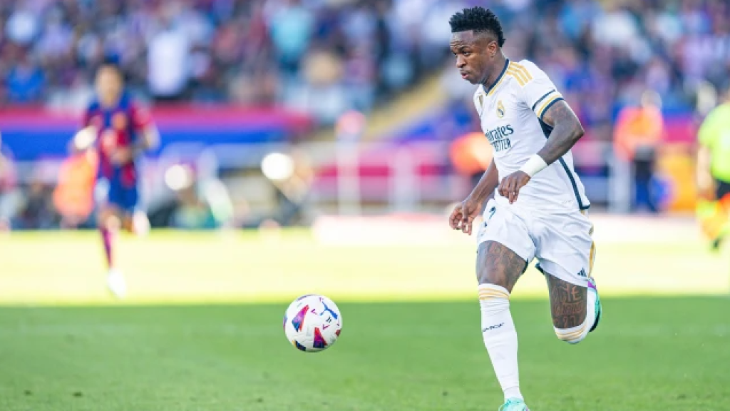 Vinicius, durante un partido contra el Barça.