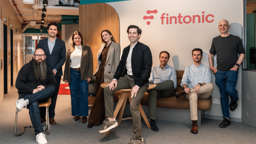 Nuevo equipo de Fintonic, con su consejero delegado, Armando Baquero, al frente.