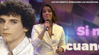 María Casado cantó en 'Informativos Telecinco' unas líneas de la canción 'Háblame de ti' de Los Pecos.