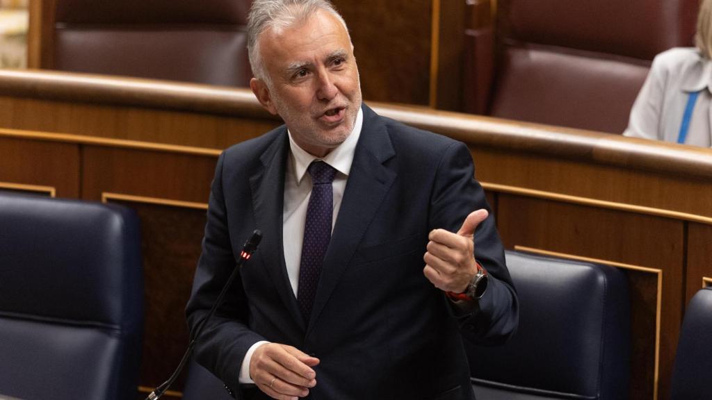 Ángel Víctor Torres, ministro de Política Territorial, en la sesión de control al Gobierno en el Congreso.