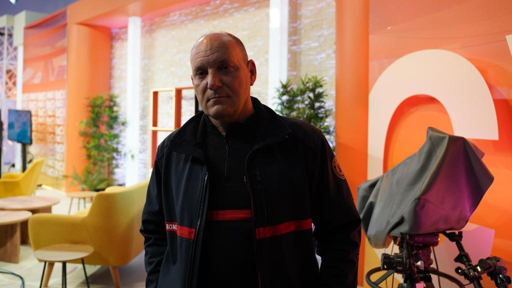 Ramón Pérez, jefe de la UREC del Consorcio Provincial de Bomberos de Valencia, en la presentación de la serie 'Emergències'. EE