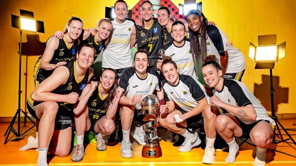 Las jugadoras del Hozono Global Jairis, nuevas campeonas de la Copa de la Reina de la Liga Femenina Endesa.
