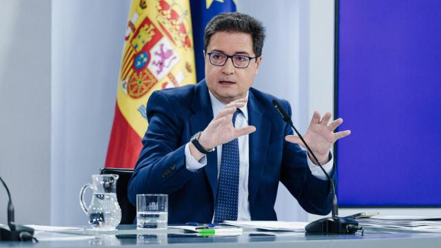 El ministro para la Transformación Digital y de la Función Pública, Óscar López, interviene en la rueda de prensa posterior a la reunión del Consejo de Ministros del 11 de marzo de 2025.