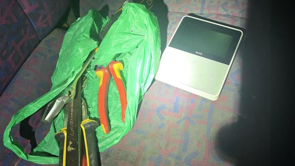 Algunos de los objetos localizados dentro de la furgoneta.