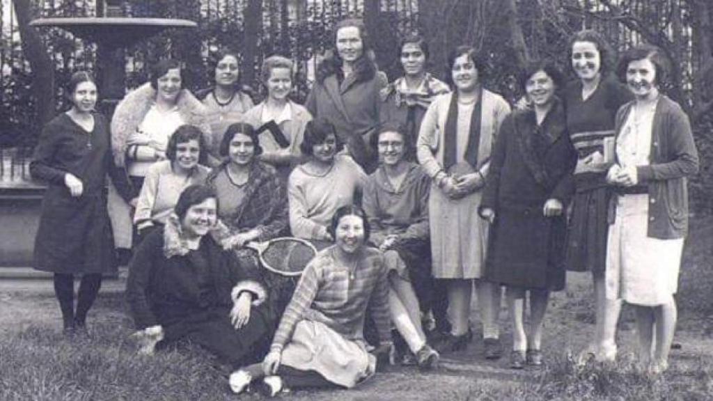 Estudiantes de la Residencia de Señoritas.