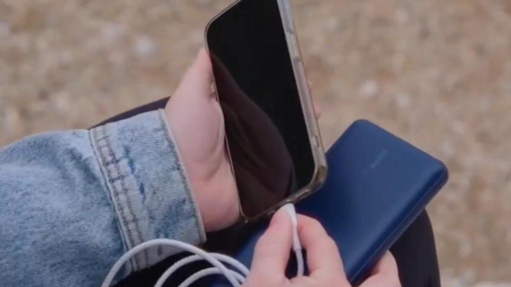 Consigue en la Fiesta de las Ofertas de Amazon la batería portátil que no ocupa espacio por menos de 15€