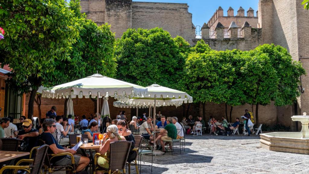 Una ciudad repleta de turistas.