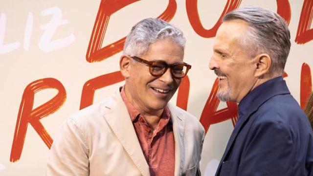 Boris Izaguirre y Miguel Bosé en 2023.