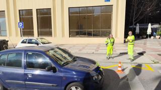 Trabajos de eliminación de un aparcamiento de patinetes eléctricos en Málaga.