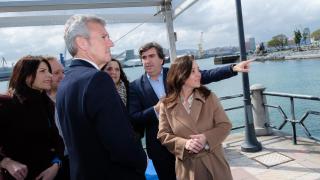 El presidente de la Xunta de Galicia, Alfonso Rueda, junto a la alcaldesa de A Coruña, Inés Rey, en un acto en el Parrote.