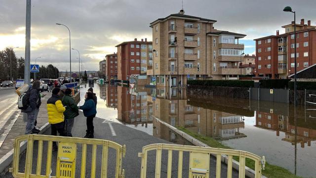 Imagen de las inundaciones que dejó el río Adaja este pasado fin de semana en Ávila