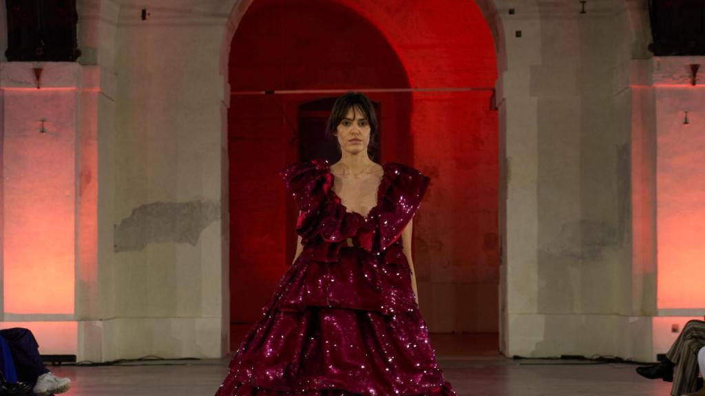 Uno de los diseños en la pasarela.