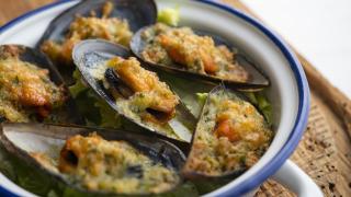 Ni ajo ni limón: el ingrediente que añado a los mejillones para hacer una cena proteica deliciosa en solo 10 minutos