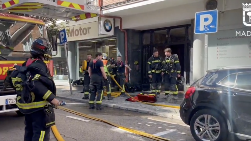 El portal de la calle Jorge Juan en el que ha sucedido el incendio.