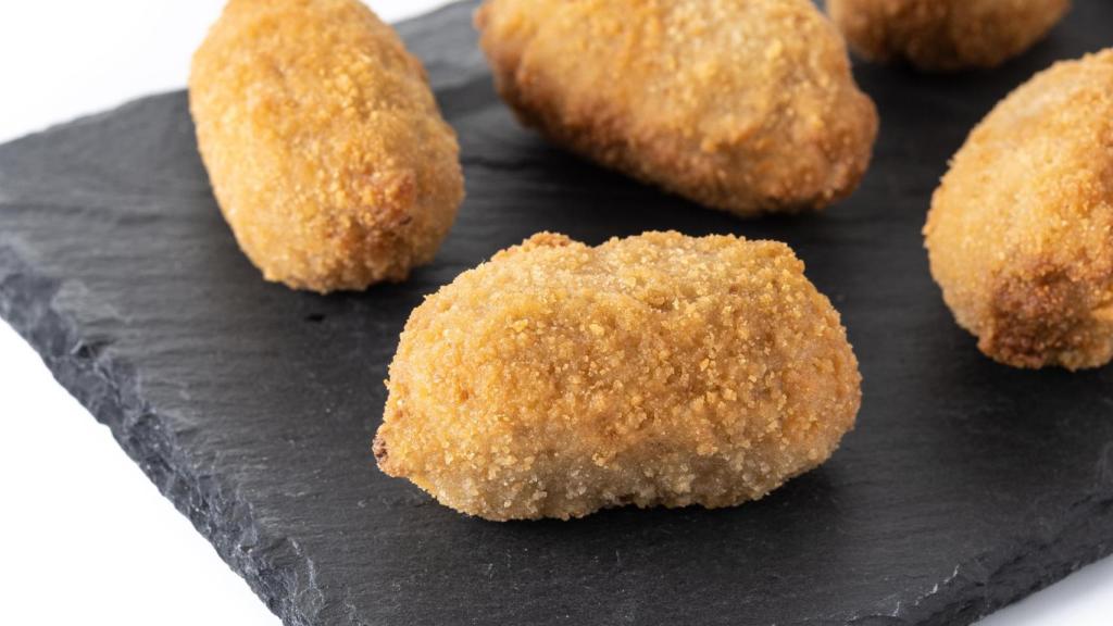 Unas croquetas (Imagen de archivo)