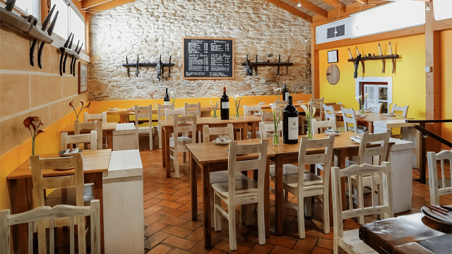 Uno de los comedores del restaurante.