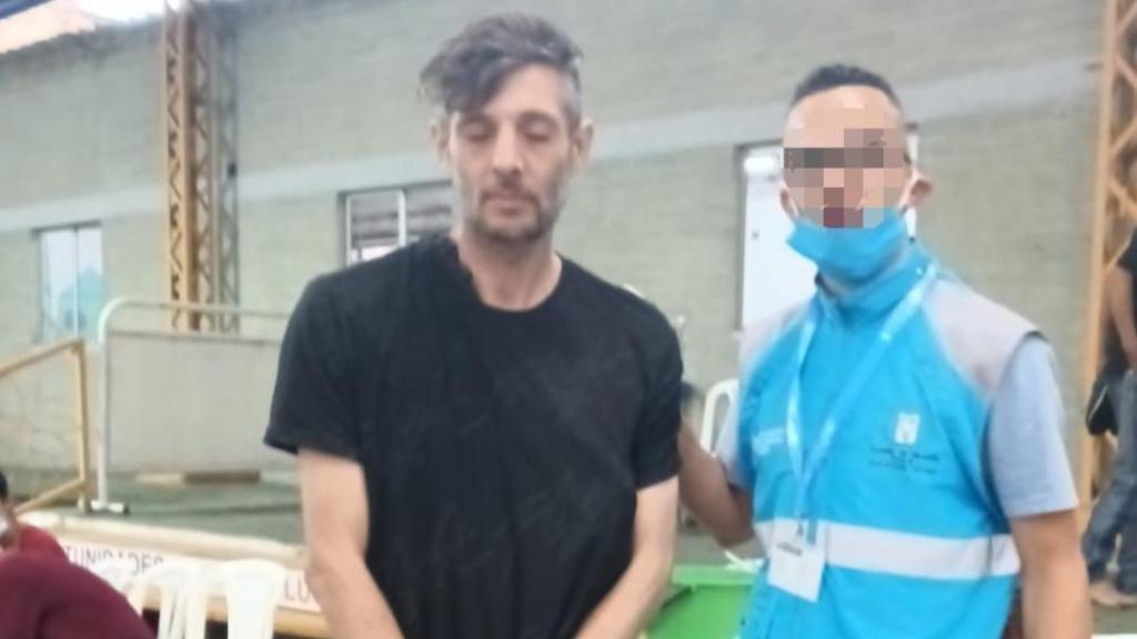 Déniz Santana, fotografiado tras su detención en Medellín. Las autoridades locales, consultadas por EL ESPAÑOL, dicen que les llamó la atención su acento extranjero.