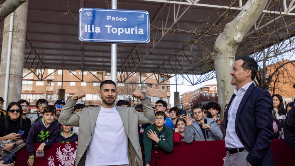 Todas las fotos del paseo triunfal de Ilia Topuria, el 'Matador' al que Toledo ha visto convertirse en 'Leyenda'