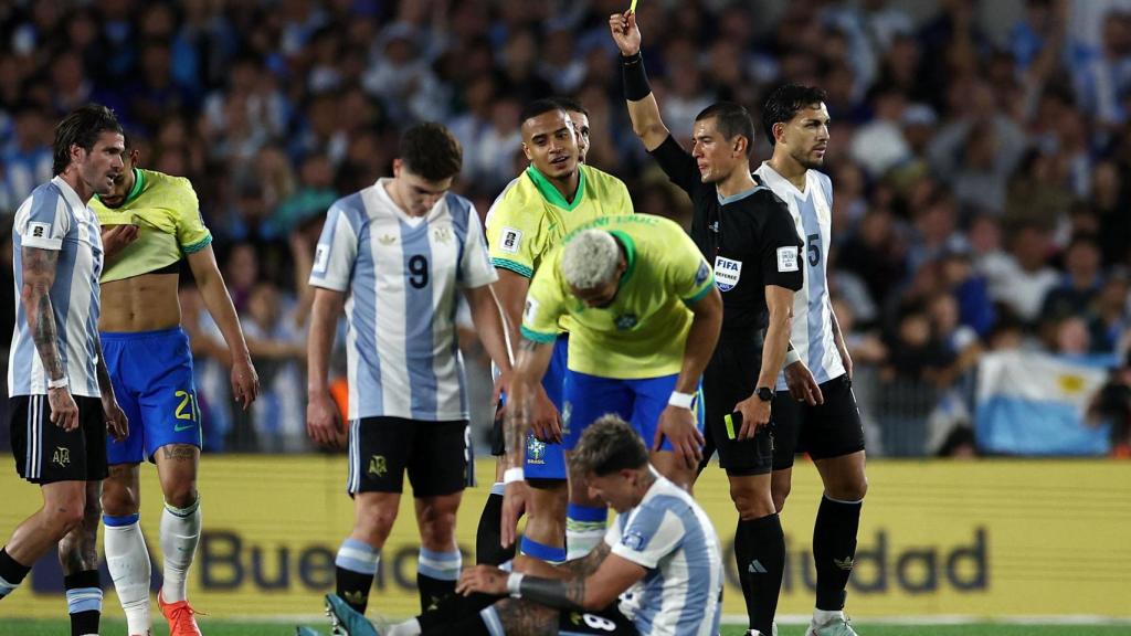 Un momento tenso en el partido entre Argentina y Brasil.