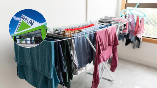 Un tendedero con ropa y un centro de Leroy Merlin.