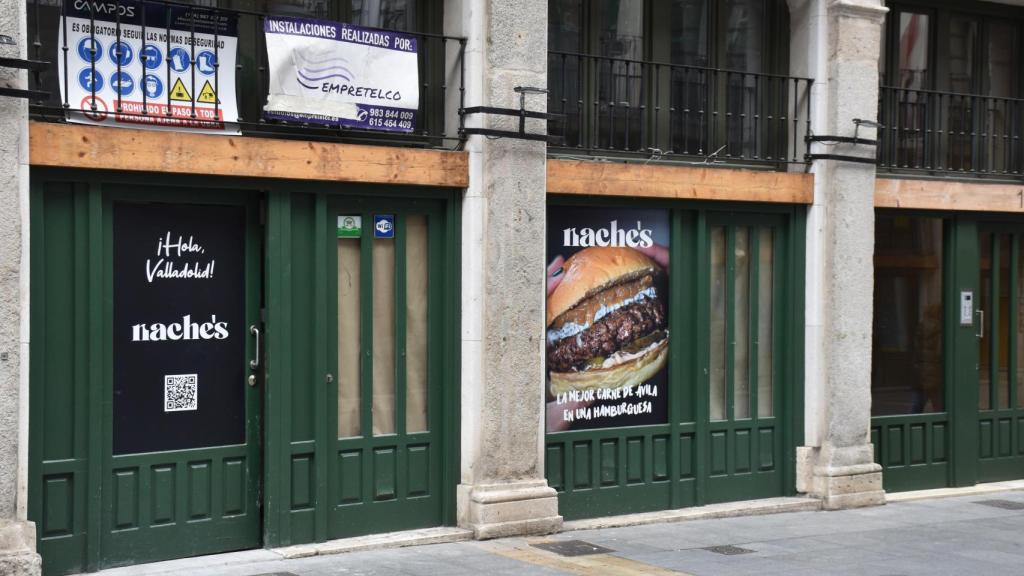 Próxima hamburguesería en la calle Platerías