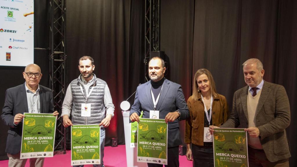 Xosé Regueira, Domingo Souto, Bernardo Fernández Piñeiro, Ángela Piñeiro y Gonzalo Castro ayer en la presentación del evento