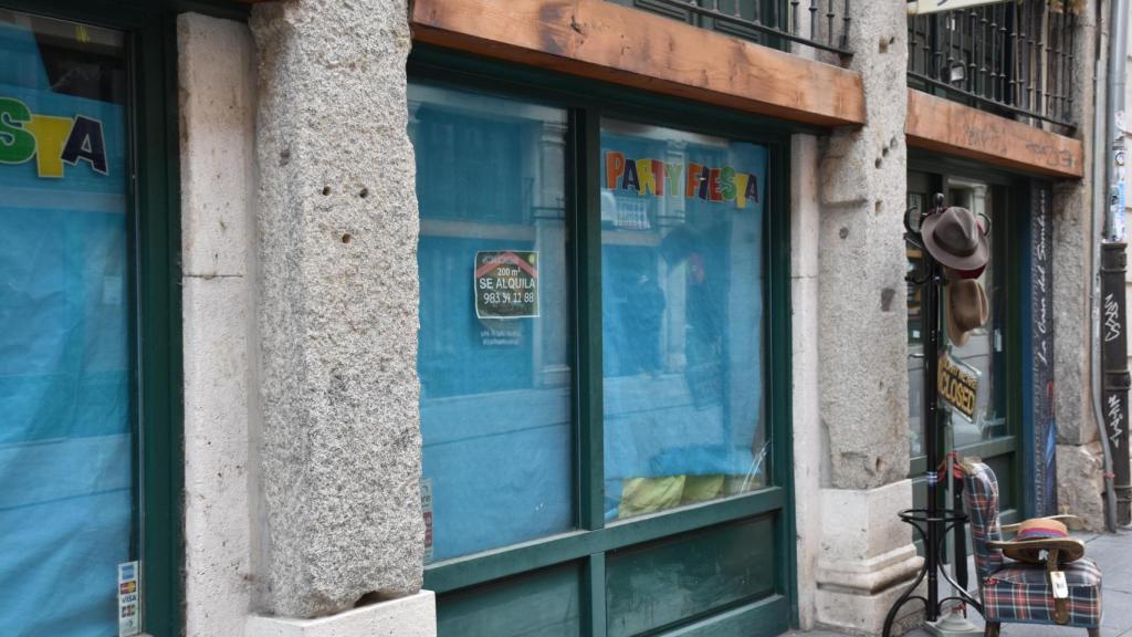 Tienda de artículos de fiesta que acaba de cerrar