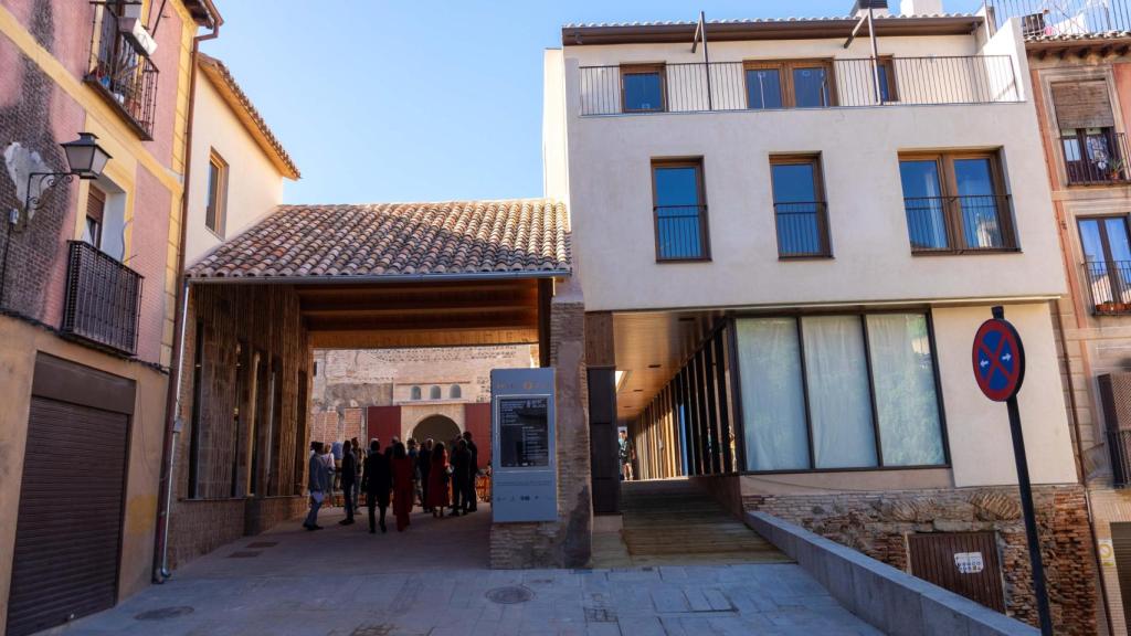 Entrada a la plaza del Corral de Don Diego.