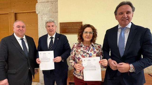 Los senadores Vicente Tirado, Miguel Ángel de la Rosa, Carmen Riolobos e Israel Pérez, de izquierda a derecha.
