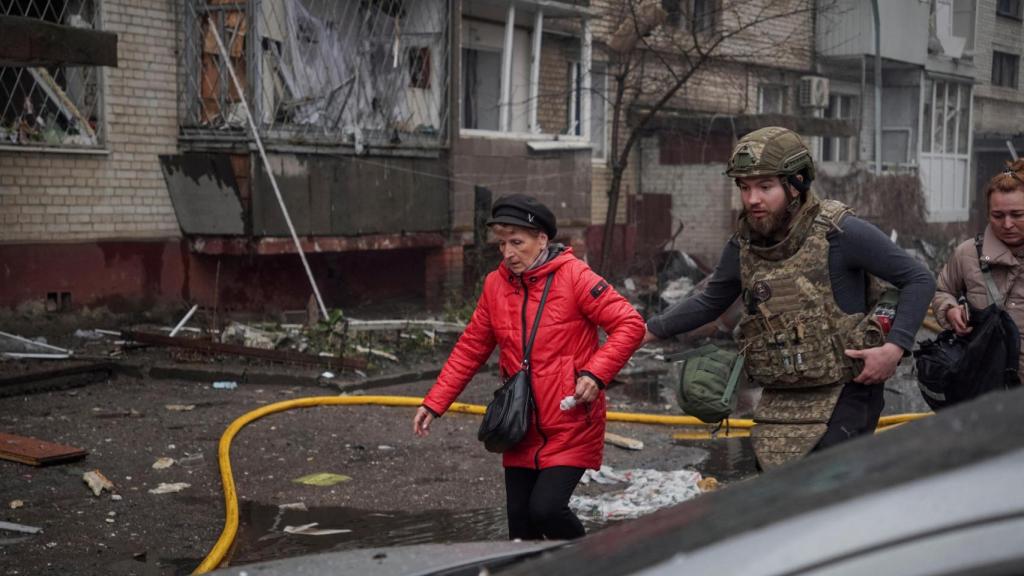 Consecuencias del ataque con misiles rusos en Sumy.