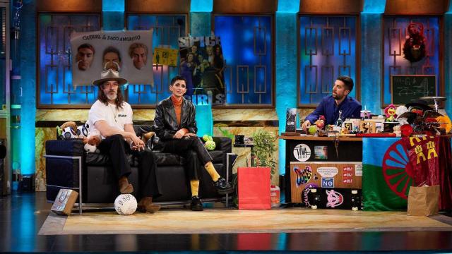 Alba Flores y Óscar Jaenada en La Revuelta.