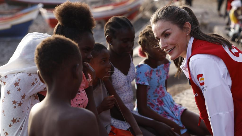 La reina Letizia, en su viaje de cooperación a Cabo Verde esta semana.