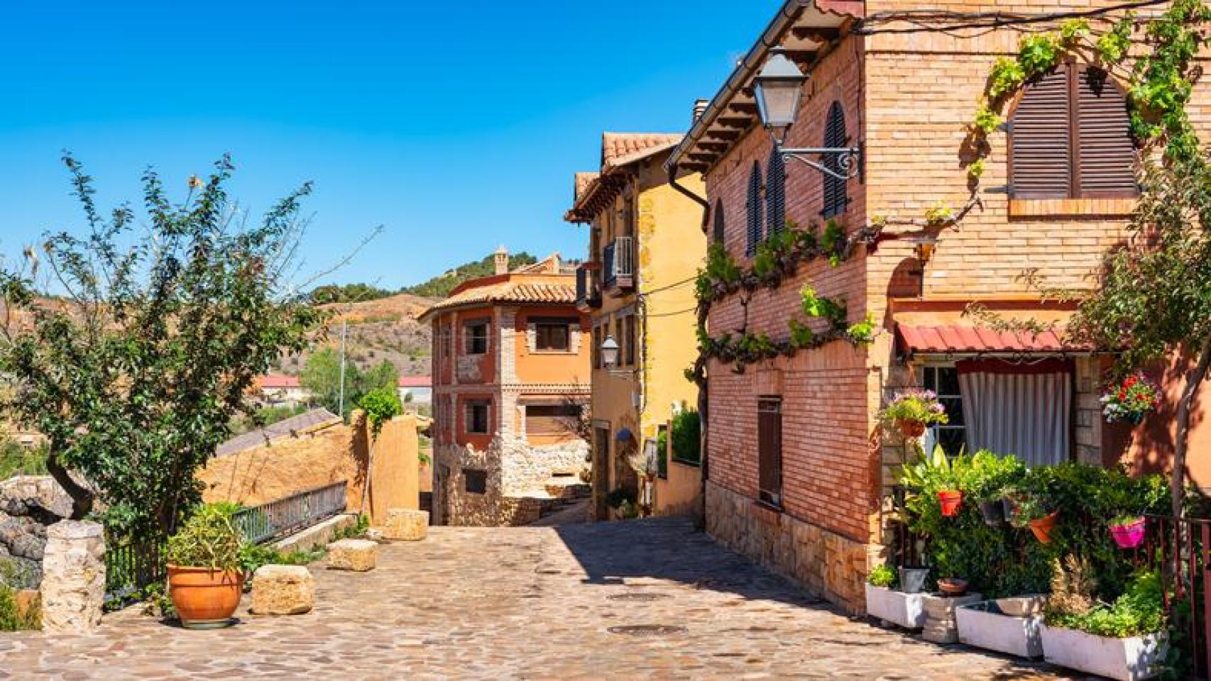 Calles de piedra de uno de los pueblos más bonitos de España, Anento.