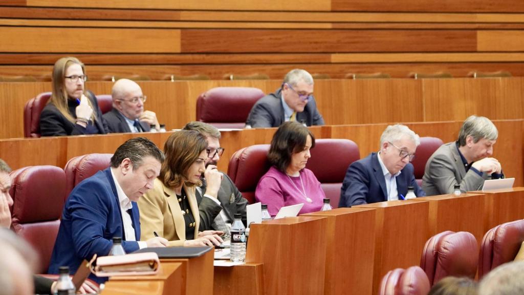 Imagen de parte de la oposición en las Cortes de Castilla y León en el debate del estado de la Comunidad de este miércoles