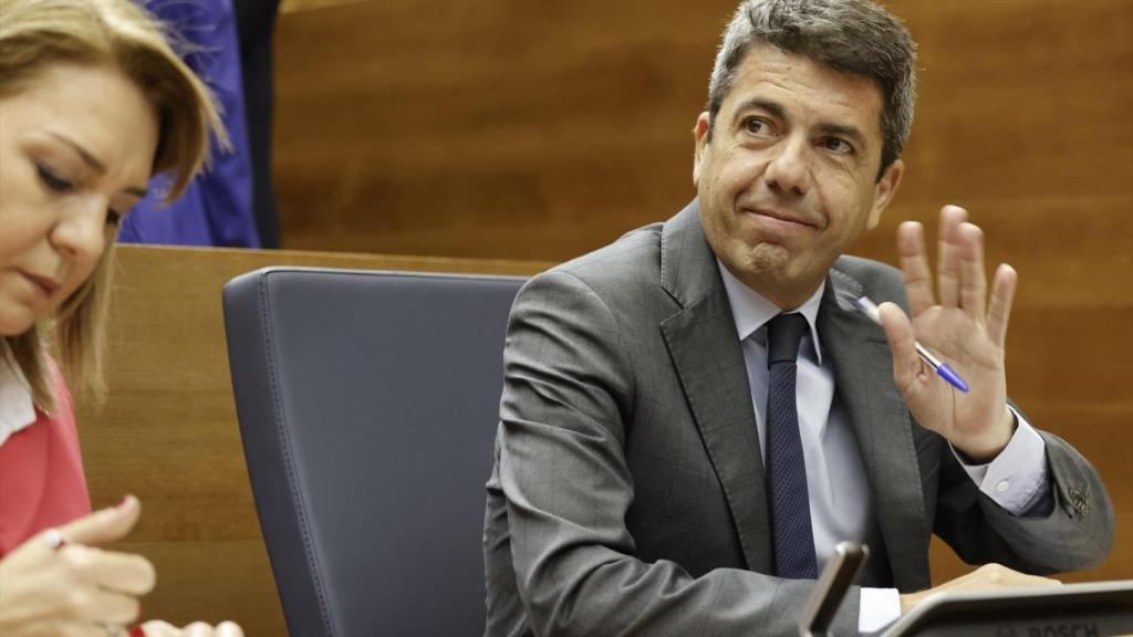 El presidente de la Generalitat, Carlos Mazón, en la sesión de control este miércoles en Les Corts. Rober Solsona/EP