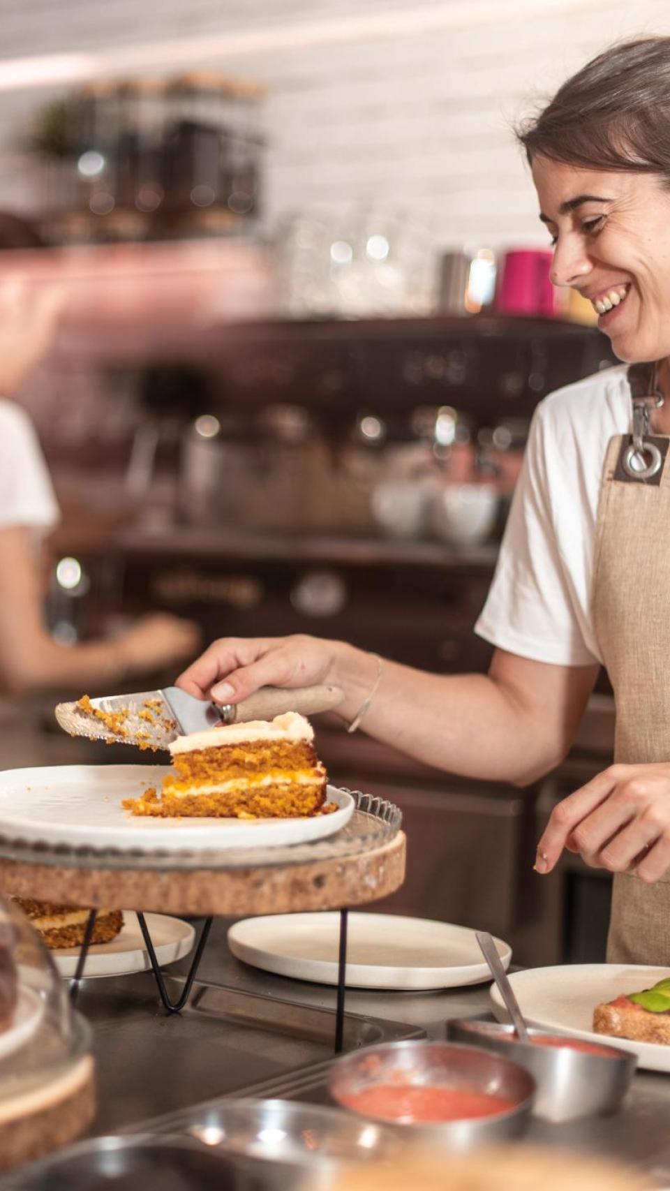 Ana B. Aparicio en su restaurante Garten.
