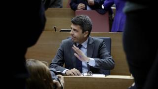 El presidente del Gobierno valenciano, Carlos Mazón, durante la sesión de control de este miércoles. José Cuéllar