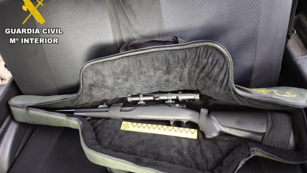 Investigan a dos vecinos de Calvos de Randín (Ourense) por tenencia ilícita de armas