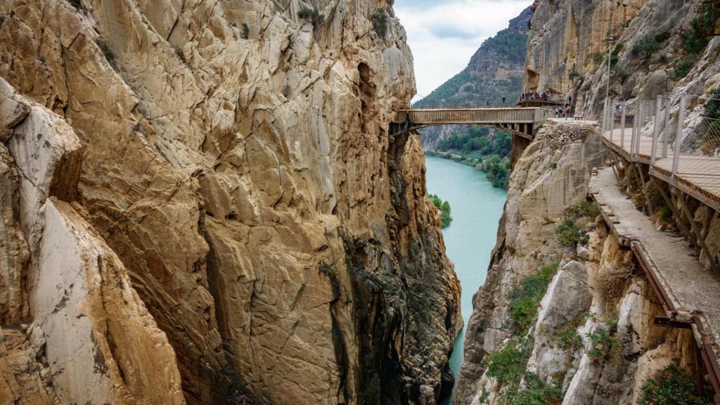 Pasarela sobre el vacío en el Caminito del Rey.