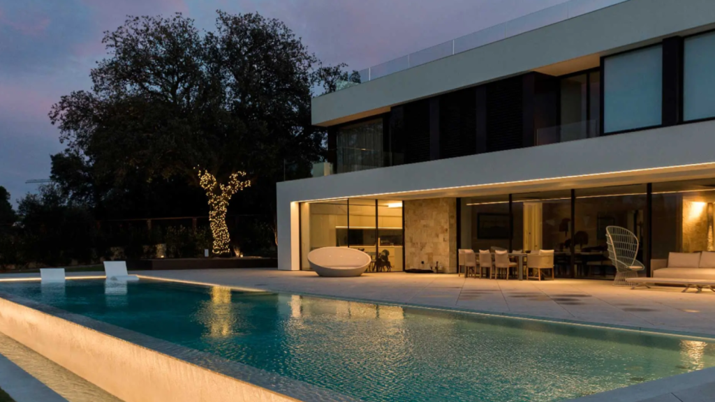 Uno de los proyectos de Alberto Martín Caballero en la urbanización La Finca, en Madrid.