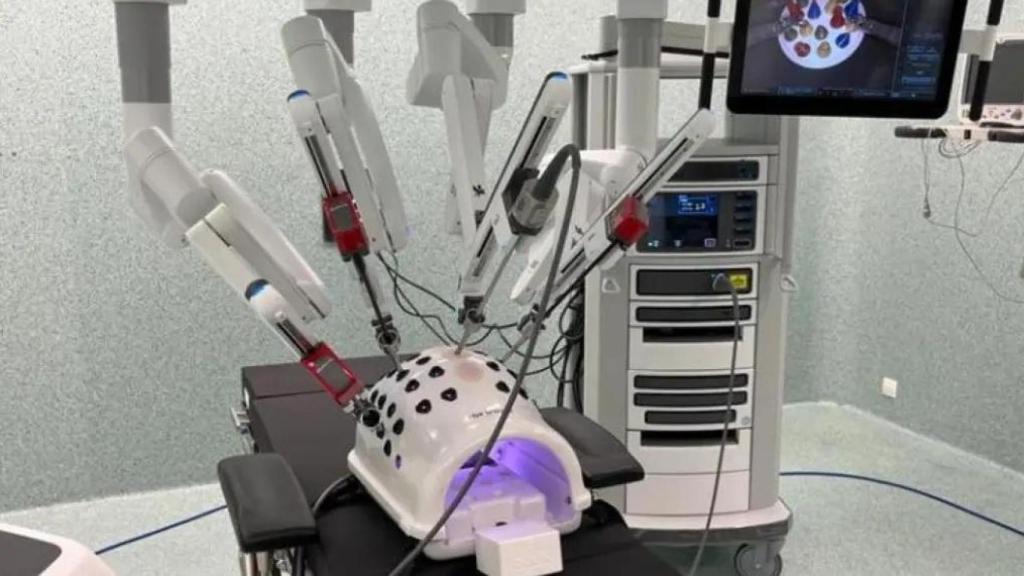 El hospital Miguel Servet de Zaragoza cuenta con un robot Da Vinci desde marzo de 2023