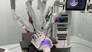 El hospital Miguel Servet de Zaragoza cuenta con un robot Da Vinci desde marzo de 2023