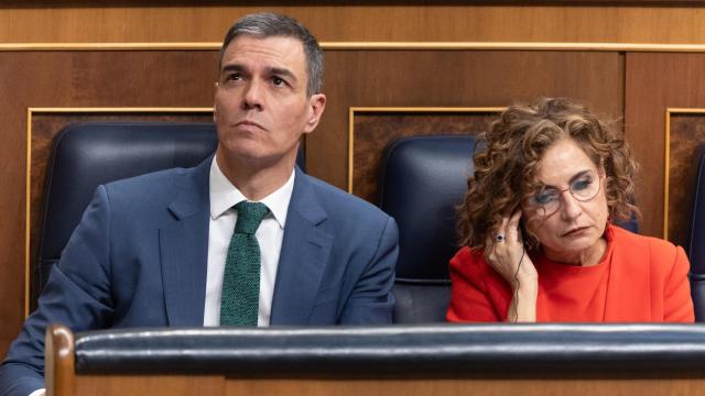 Pedro Sánchez y María Jesús Montero, en el Congreso.